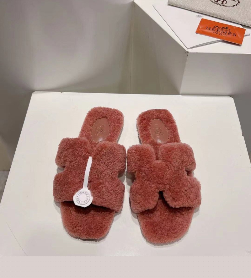 H**mes slippers